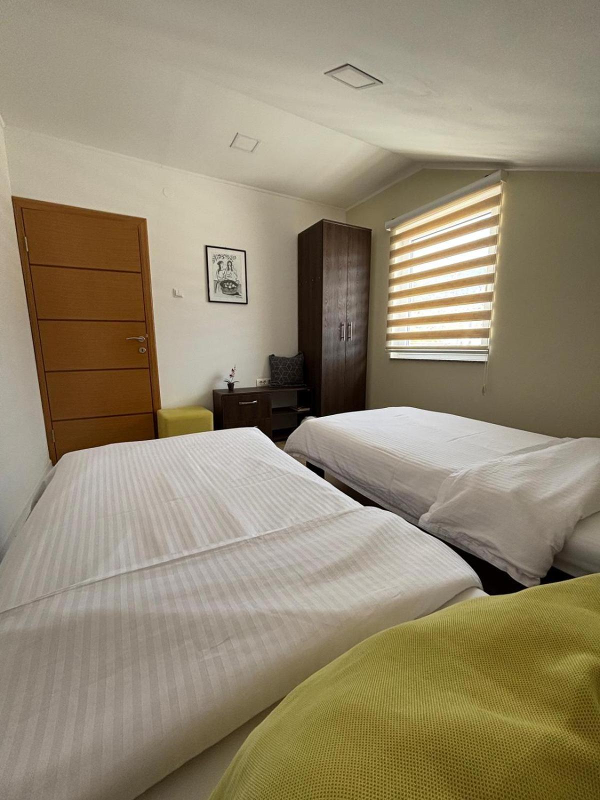 Sobe I Apartman R Bileca Exterior photo